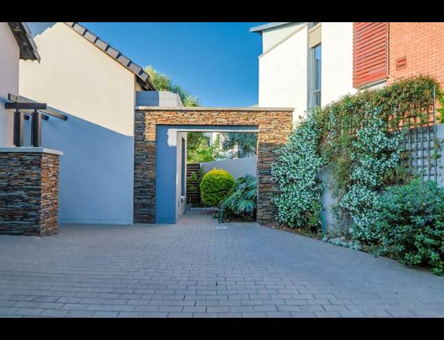 3 BEDROOM PROPERTY TO RENT IN COPPERLEAF ESTATE